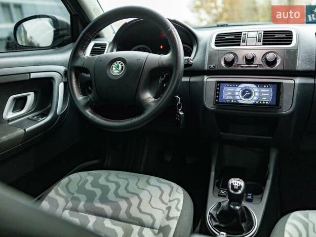 Серый Шкода Фабия, объемом двигателя 1.39 л и пробегом 204 тыс. км за 4900 $, фото 9 на Automoto.ua