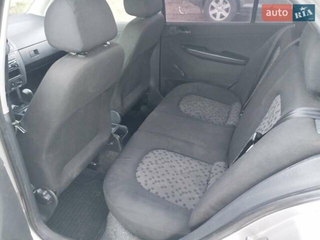 Серый Шкода Фабия, объемом двигателя 1.2 л и пробегом 250 тыс. км за 3600 $, фото 1 на Automoto.ua