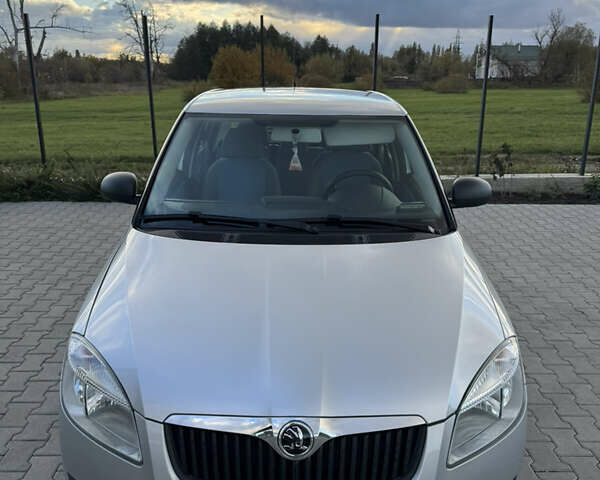 Сірий Шкода Фабія, об'ємом двигуна 1.2 л та пробігом 206 тис. км за 4700 $, фото 1 на Automoto.ua