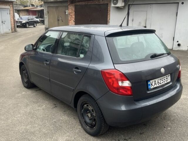 Шкода Фабия 2007 в Киеве на Automoto.ua Серый Шкода Фабия, объемом двигателя 1.2 л и пробегом 293 тыс. км за 3700 $, фото 5 на Automoto.ua
