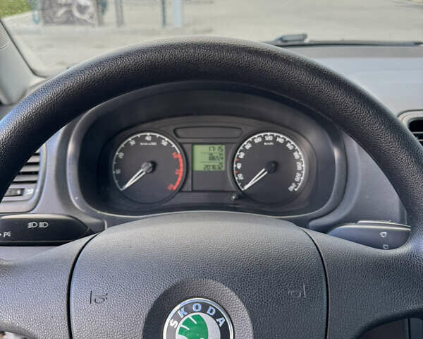 Сірий Шкода Фабія, об'ємом двигуна 1.2 л та пробігом 206 тис. км за 4700 $, фото 15 на Automoto.ua