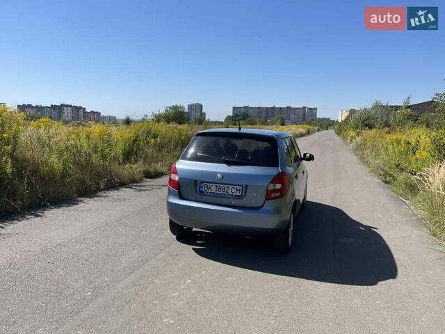 Сірий Шкода Фабія, об'ємом двигуна 1.2 л та пробігом 242 тис. км за 4000 $, фото 4 на Automoto.ua