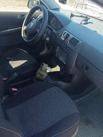 Серый Шкода Фабия, объемом двигателя 1.2 л и пробегом 144 тыс. км за 3850 $, фото 2 на Automoto.ua