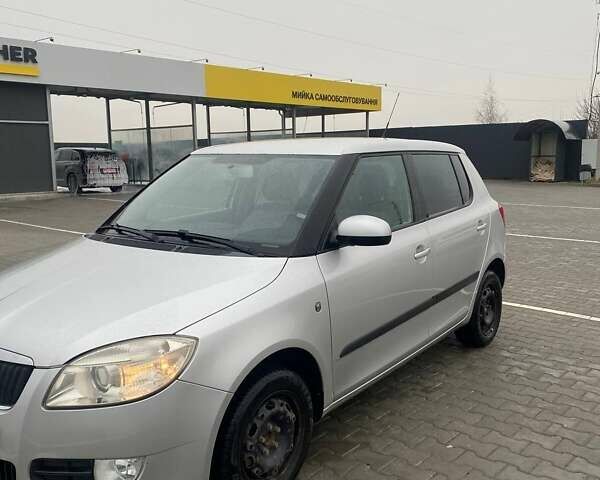 Серый Шкода Фабия, объемом двигателя 1.39 л и пробегом 360 тыс. км за 5000 $, фото 3 на Automoto.ua