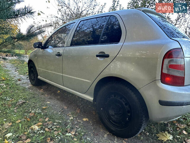 Серый Шкода Фабия, объемом двигателя 1.2 л и пробегом 350 тыс. км за 2400 $, фото 6 на Automoto.ua