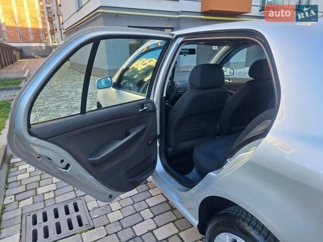 Серый Шкода Фабия, объемом двигателя 1.4 л и пробегом 116 тыс. км за 4650 $, фото 44 на Automoto.ua