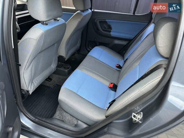 Серый Шкода Фабия, объемом двигателя 1.2 л и пробегом 179 тыс. км за 4299 $, фото 19 на Automoto.ua