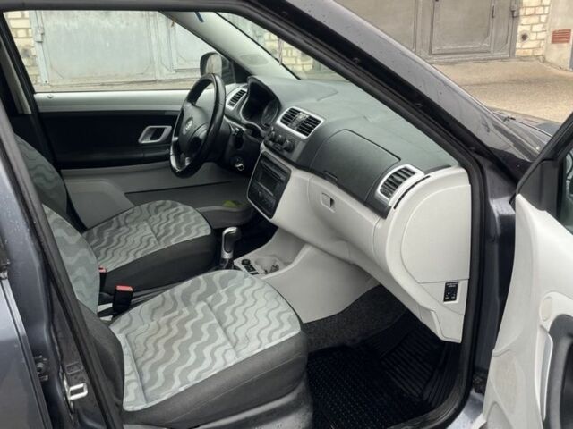 Шкода Фабия 2007 в Киеве на Automoto.ua Серый Шкода Фабия, объемом двигателя 1.2 л и пробегом 293 тыс. км за 3700 $, фото 3 на Automoto.ua