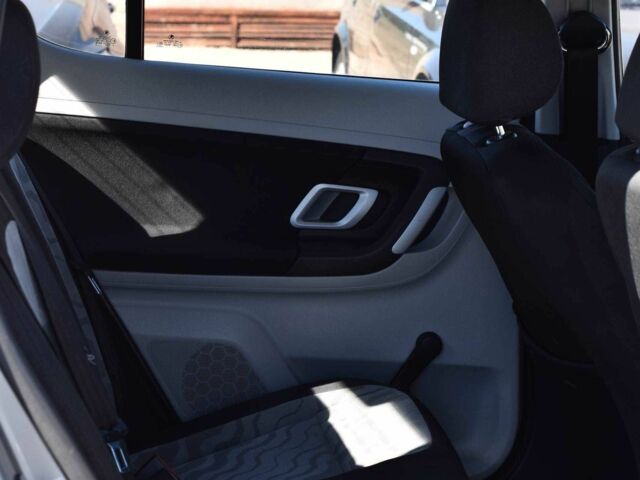 Серый Шкода Фабия, объемом двигателя 1.4 л и пробегом 201 тыс. км за 5450 $, фото 16 на Automoto.ua