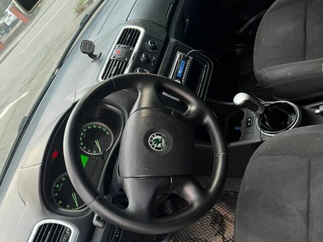 Серый Шкода Фабия, объемом двигателя 1.4 л и пробегом 268 тыс. км за 4300 $, фото 7 на Automoto.ua