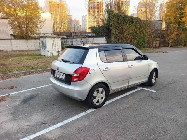 Серый Шкода Фабия, объемом двигателя 1.4 л и пробегом 372 тыс. км за 3500 $, фото 3 на Automoto.ua