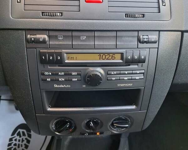 Серый Шкода Фабия, объемом двигателя 1.4 л и пробегом 116 тыс. км за 4650 $, фото 58 на Automoto.ua