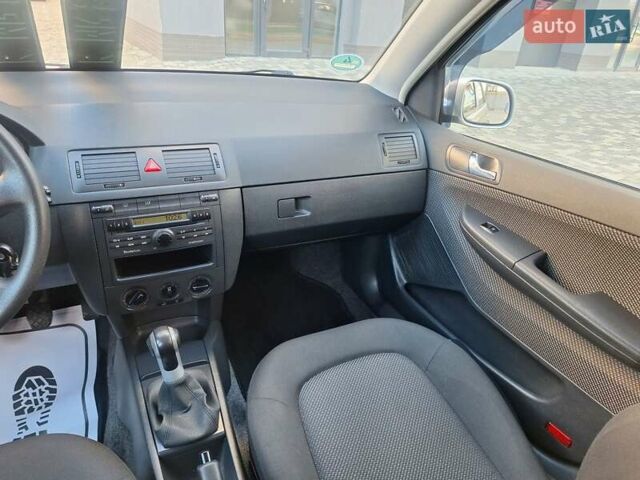 Серый Шкода Фабия, объемом двигателя 1.4 л и пробегом 116 тыс. км за 4650 $, фото 54 на Automoto.ua