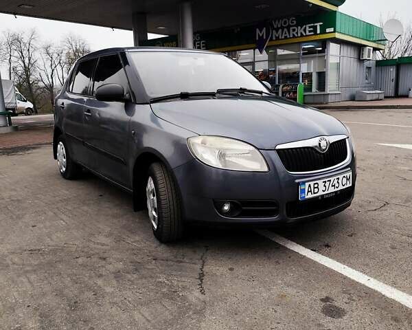 Сірий Шкода Фабія, об'ємом двигуна 1.4 л та пробігом 211 тис. км за 3900 $, фото 1 на Automoto.ua