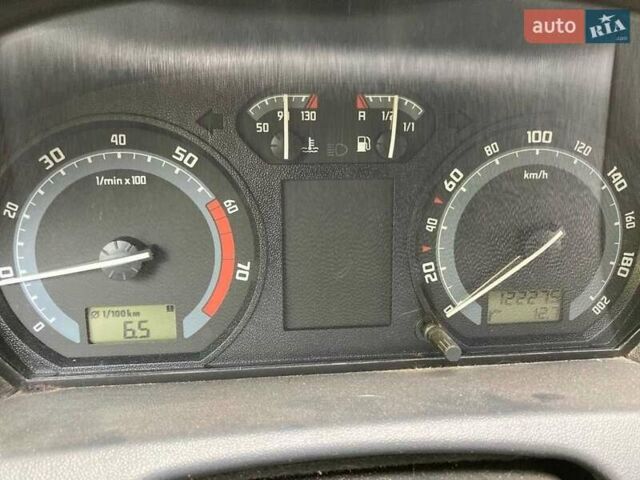 Шкода Фабия 2007 в Каменское - Днепродзержинск на Automoto.ua Серый Шкода Фабия, объемом двигателя 1.2 л и пробегом 122 тыс. км за 4923 $, фото 8 на Automoto.ua