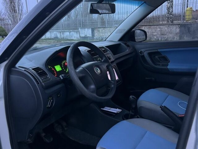 Сірий Шкода Фабія, об'ємом двигуна 1.2 л та пробігом 198 тис. км за 3999 $, фото 6 на Automoto.ua