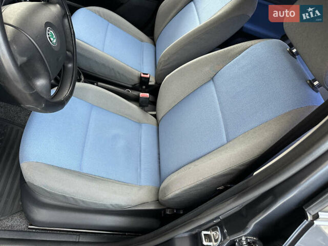 Серый Шкода Фабия, объемом двигателя 1.2 л и пробегом 179 тыс. км за 4299 $, фото 23 на Automoto.ua