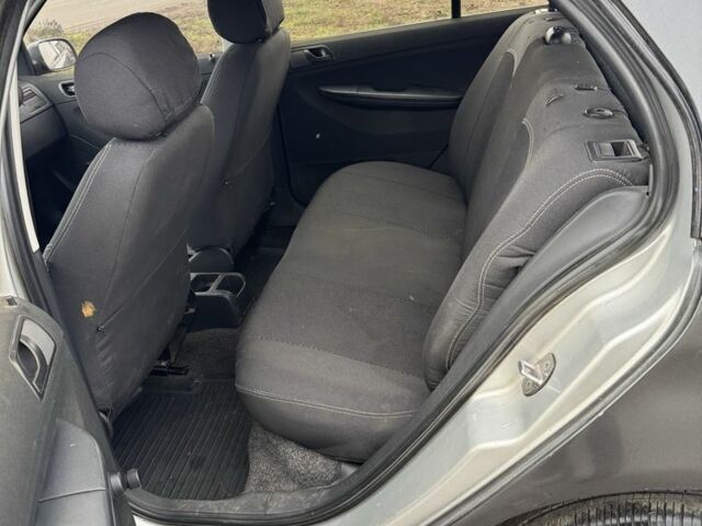 Серый Шкода Фабия, объемом двигателя 1.2 л и пробегом 200 тыс. км за 2700 $, фото 11 на Automoto.ua