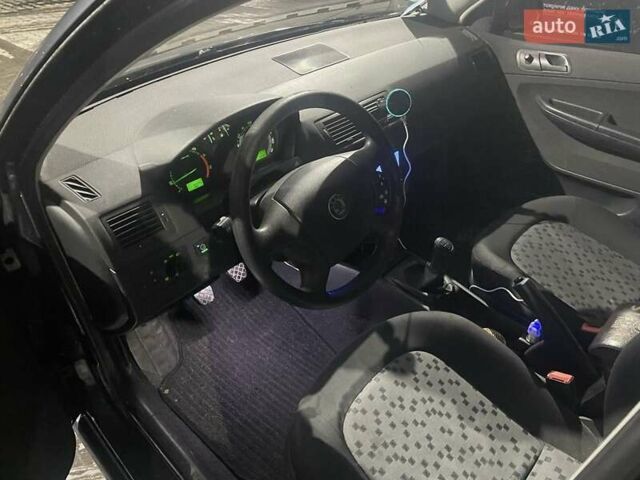 Сірий Шкода Фабія, об'ємом двигуна 1.2 л та пробігом 145 тис. км за 3900 $, фото 10 на Automoto.ua