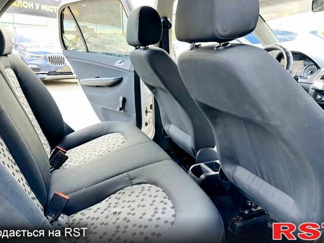 Шкода Фабія 2007 у Харкові на Automoto.ua Сірий Шкода Фабія, об'ємом двигуна 1.2 л та пробігом 223 тис. км за 2700 $, фото 5 на Automoto.ua