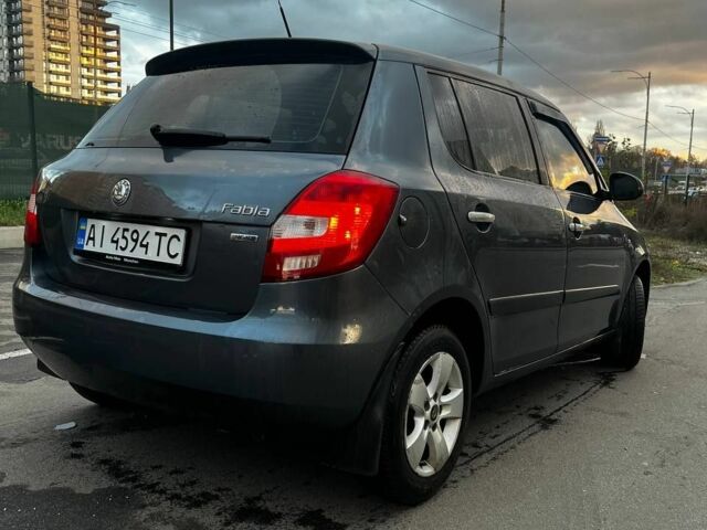 Серый Шкода Фабия, объемом двигателя 1.4 л и пробегом 268 тыс. км за 4300 $, фото 2 на Automoto.ua