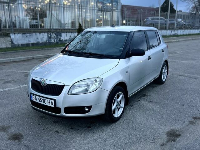 Сірий Шкода Фабія, об'ємом двигуна 1.2 л та пробігом 198 тис. км за 3999 $, фото 4 на Automoto.ua