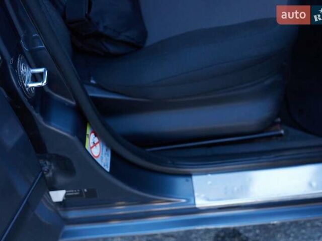 Серый Шкода Фабия, объемом двигателя 1.39 л и пробегом 211 тыс. км за 3900 $, фото 13 на Automoto.ua