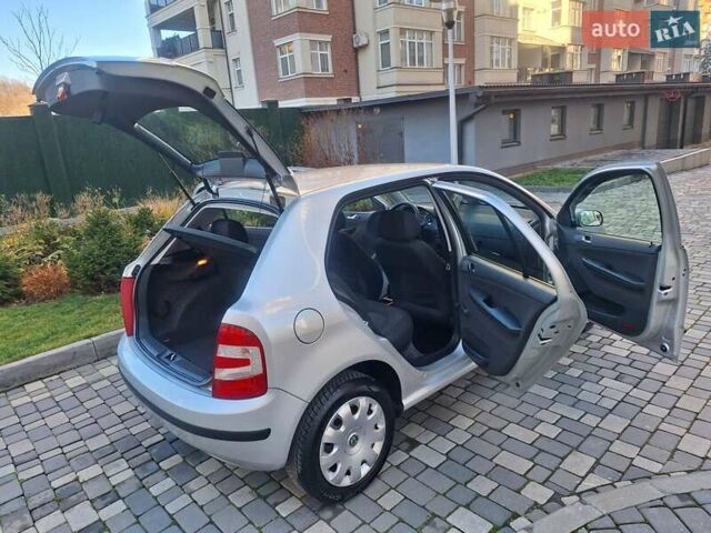 Серый Шкода Фабия, объемом двигателя 1.4 л и пробегом 116 тыс. км за 4650 $, фото 35 на Automoto.ua