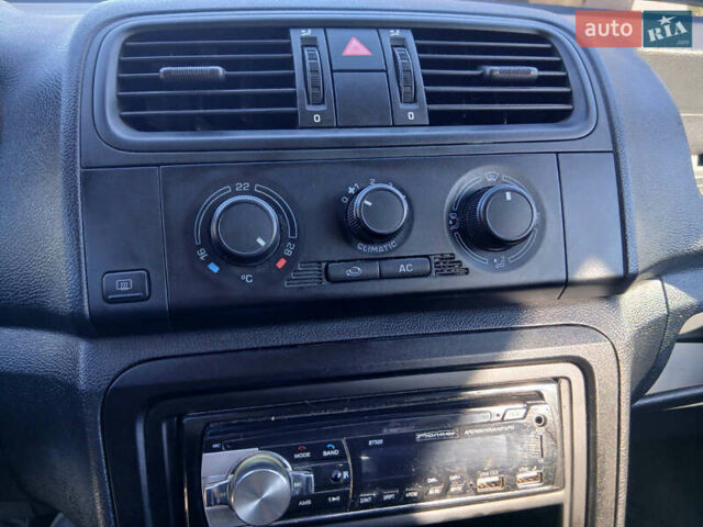 Серый Шкода Фабия, объемом двигателя 1.2 л и пробегом 144 тыс. км за 4700 $, фото 16 на Automoto.ua