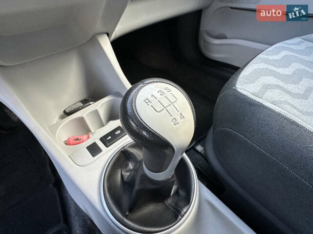 Серый Шкода Фабия, объемом двигателя 1.6 л и пробегом 236 тыс. км за 4850 $, фото 33 на Automoto.ua