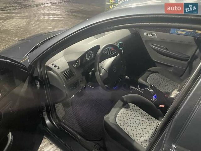 Сірий Шкода Фабія, об'ємом двигуна 1.2 л та пробігом 145 тис. км за 3900 $, фото 11 на Automoto.ua
