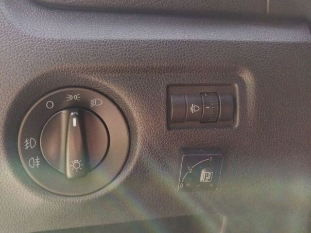 Серый Шкода Фабия, объемом двигателя 1.4 л и пробегом 205 тыс. км за 6000 $, фото 19 на Automoto.ua