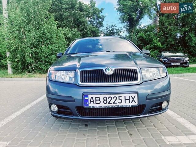 Серый Шкода Фабия, объемом двигателя 1.2 л и пробегом 158 тыс. км за 4100 $, фото 1 на Automoto.ua