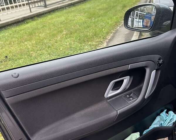 Сірий Шкода Фабія, об'ємом двигуна 1.6 л та пробігом 94 тис. км за 5499 $, фото 3 на Automoto.ua