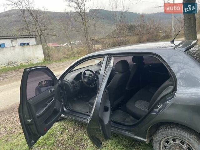 Сірий Шкода Фабія, об'ємом двигуна 1.2 л та пробігом 145 тис. км за 3900 $, фото 7 на Automoto.ua