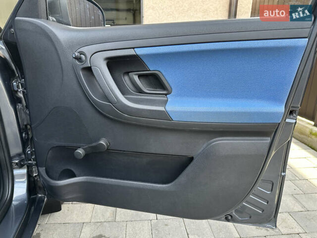 Серый Шкода Фабия, объемом двигателя 1.2 л и пробегом 179 тыс. км за 4299 $, фото 16 на Automoto.ua