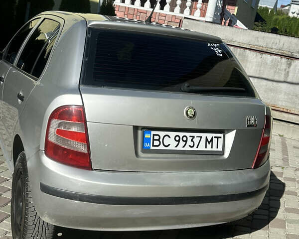 Сірий Шкода Фабія, об'ємом двигуна 1.2 л та пробігом 349 тис. км за 3200 $, фото 4 на Automoto.ua
