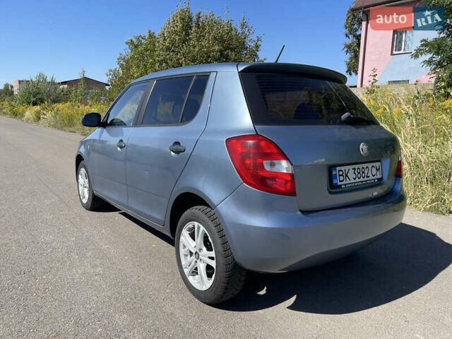 Сірий Шкода Фабія, об'ємом двигуна 1.2 л та пробігом 242 тис. км за 4000 $, фото 3 на Automoto.ua