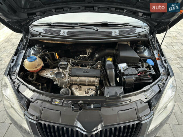 Серый Шкода Фабия, объемом двигателя 1.2 л и пробегом 179 тыс. км за 4299 $, фото 42 на Automoto.ua