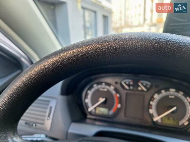 Серый Шкода Фабия, объемом двигателя 1.4 л и пробегом 116 тыс. км за 4650 $, фото 63 на Automoto.ua