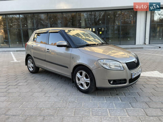 Сірий Шкода Фабія, об'ємом двигуна 1.4 л та пробігом 260 тис. км за 4299 $, фото 2 на Automoto.ua