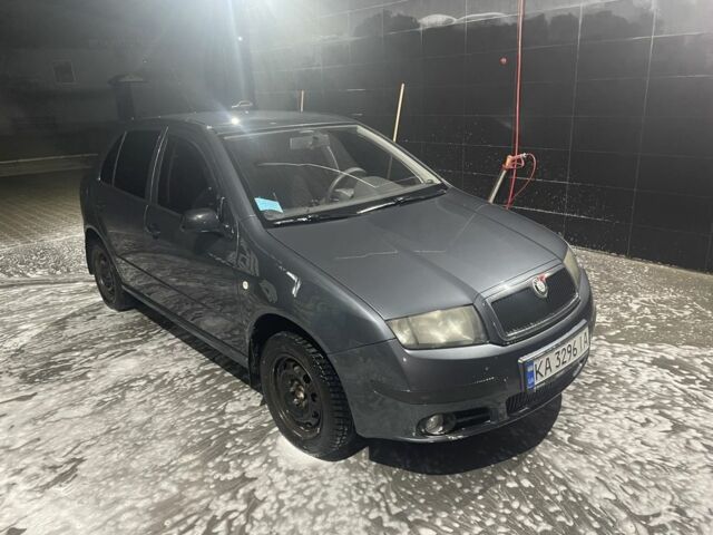 Серый Шкода Фабия, объемом двигателя 1.2 л и пробегом 145 тыс. км за 3900 $, фото 17 на Automoto.ua