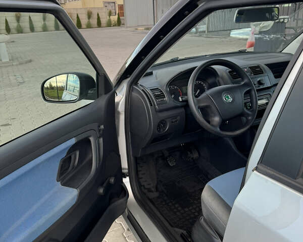 Сірий Шкода Фабія, об'ємом двигуна 1.2 л та пробігом 206 тис. км за 4700 $, фото 12 на Automoto.ua