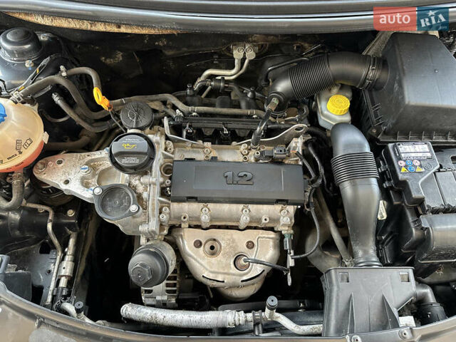 Серый Шкода Фабия, объемом двигателя 1.2 л и пробегом 179 тыс. км за 4299 $, фото 44 на Automoto.ua