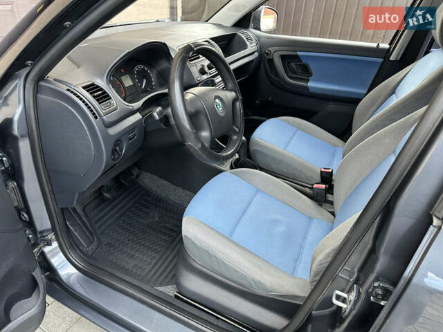 Серый Шкода Фабия, объемом двигателя 1.2 л и пробегом 179 тыс. км за 4299 $, фото 21 на Automoto.ua