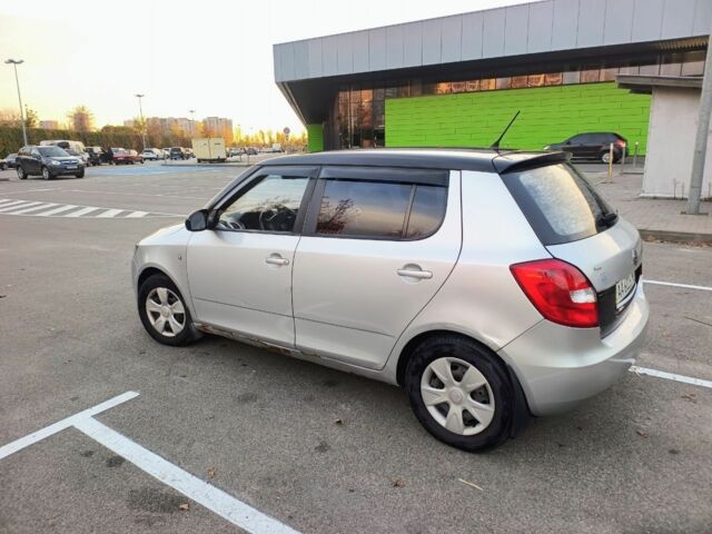 Серый Шкода Фабия, объемом двигателя 1.4 л и пробегом 372 тыс. км за 3500 $, фото 4 на Automoto.ua