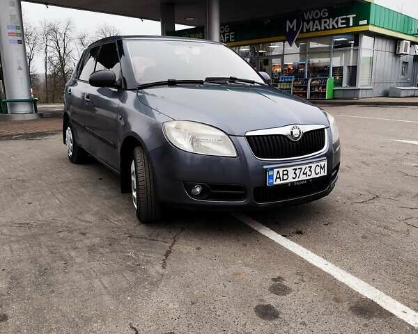 Сірий Шкода Фабія, об'ємом двигуна 1.39 л та пробігом 211 тис. км за 3900 $, фото 2 на Automoto.ua