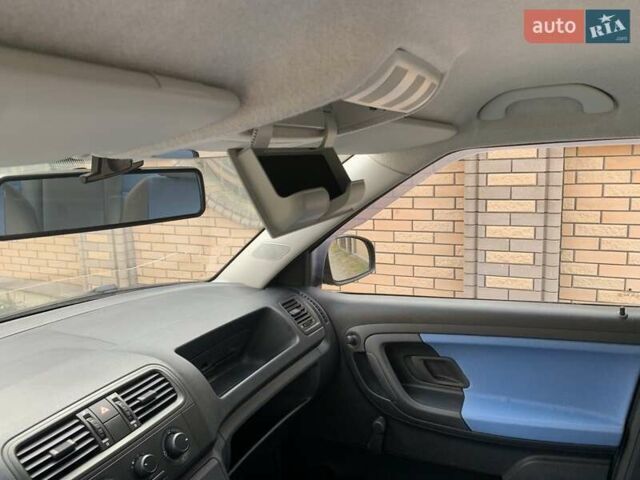 Серый Шкода Фабия, объемом двигателя 1.2 л и пробегом 80 тыс. км за 4700 $, фото 15 на Automoto.ua