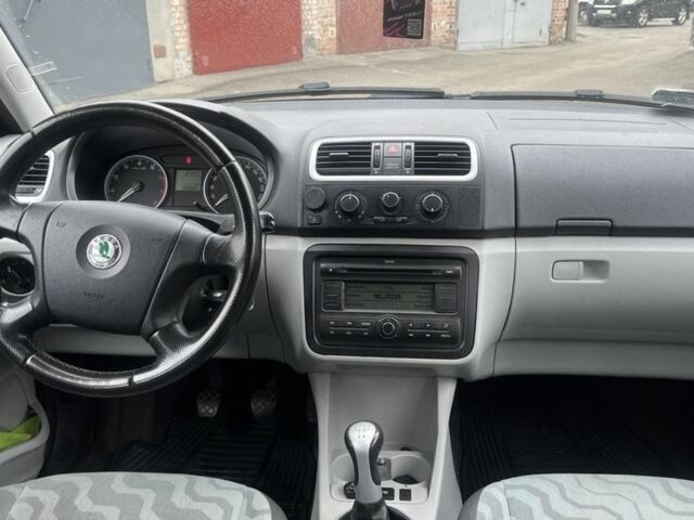 Шкода Фабия 2007 в Киеве на Automoto.ua Серый Шкода Фабия, объемом двигателя 1.2 л и пробегом 293 тыс. км за 3700 $, фото 7 на Automoto.ua