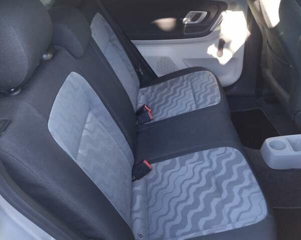 Серый Шкода Фабия, объемом двигателя 1.2 л и пробегом 195 тыс. км за 3900 $, фото 2 на Automoto.ua